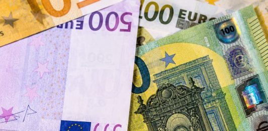 Novac stiže za 4 znaka: Evo ko će dobiti pare do 30. maja…