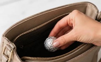 Svaki dan stavlja kuglicu od alu-folije u tašnu: Kad čujete zašto to radi – uradićete isto