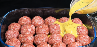 Ako imate mleveno meso, nemojte praviti ćufte dok ne vidite ovaj recept… Jednostavno i veoma ukusno – ćufte u sosu